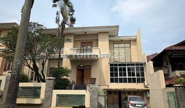 Rumah Mewah 3 Lantai Kolam Renang Di Puri Cinere