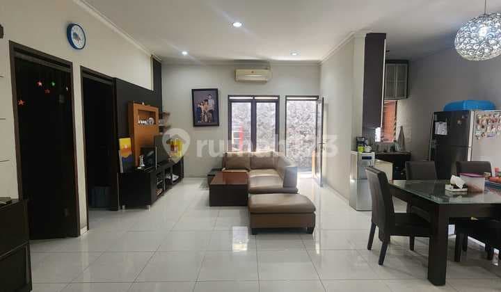 Rumah Minimalis Bisa Untuk Usaha di Taman Holis Indah 1