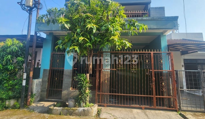 Rumah Siap Huni Lokasi Strategis di Taman Kopo Indah 2