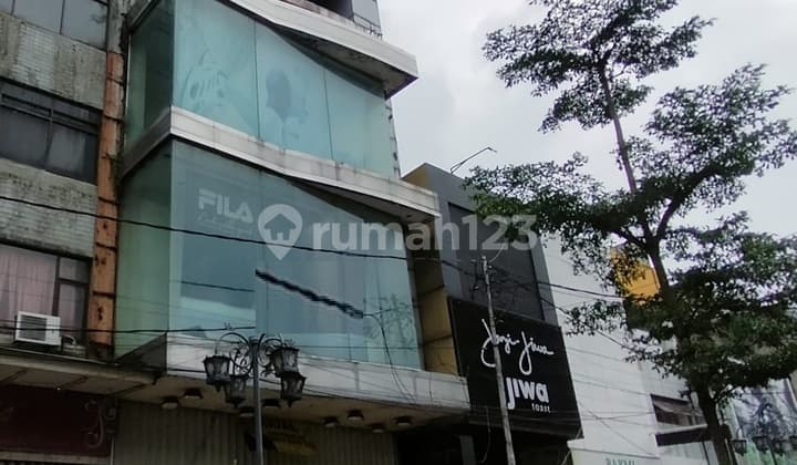 Ruko Dipusat Kota Area Strategis Cocok Untuk Usaha di Dalem Kaum