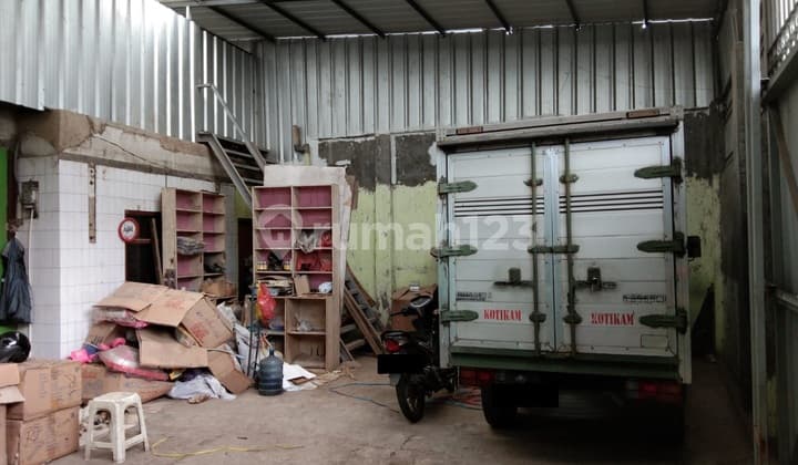 Gudang 2 Lantai Lokasi Strategis di Manglid, Sayap TKI