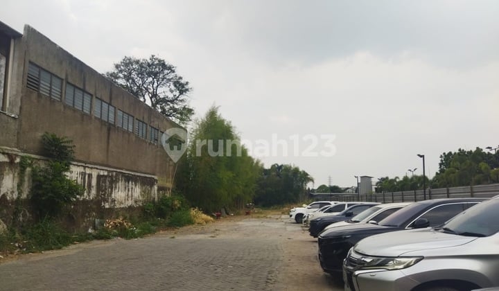 Tanah Mainroad Kawasan Ramai Dekat Miko Mall di Kopo Raya