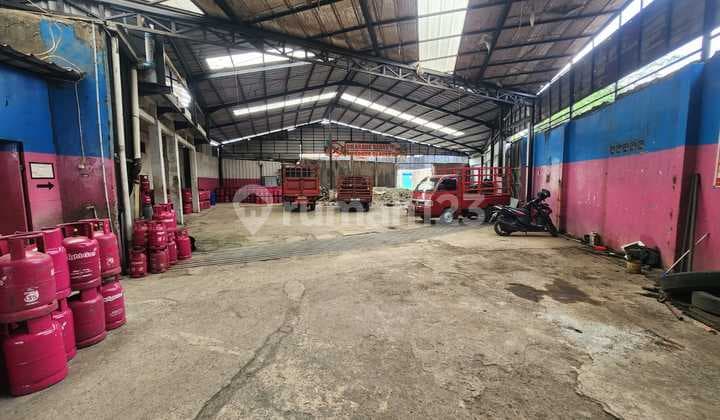 Gudang + Tanah Luas Berada di Lokasi yang Strategis di Cibaduyut
