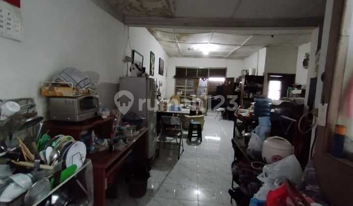 Land + House Suitable for Business Use in Pagarsih
