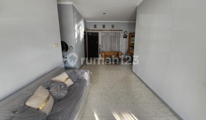Rumah Nyaman Lokasi Dekat Ke Rs Dan Tol di Taman Kopo Indah 3