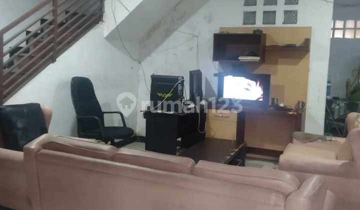 House in a Strategic Location, Well-Maintained Condition in Taman Kopo Indah 1