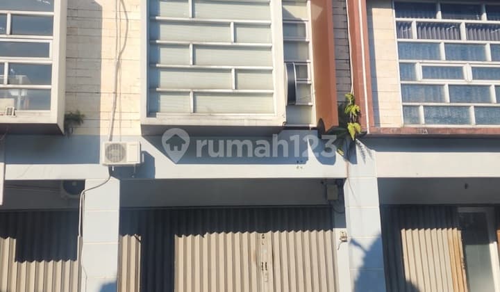 Ruko Bagus Terawat di Taman Kopo Indah 5