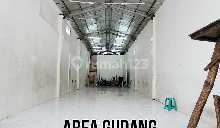 Gudang Bersih Granit dan Jalan Lebar di Kutawaringin