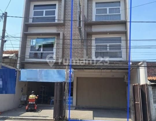 Sturdy and Flood-Free Shop House in Taman Kopo Indah 1