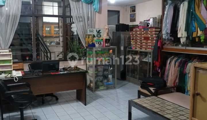 Main Road Shop House in the Center of Bandung City, Jamika