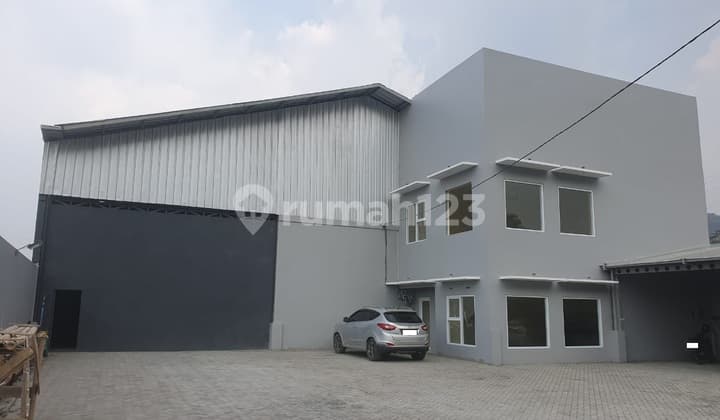 Gudang Lokasi Strategis Dekat Ke Tol Margaasih di Cipatik