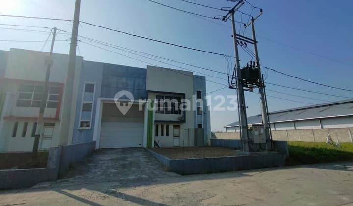 Ready-to-Use Warehouse with 40-Foot Container Access in Kutawaringin Available for Rent