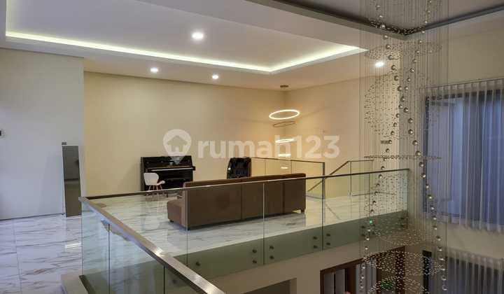 Rumah Mewah Modern One Gate System di Taman Kopo Indah 3