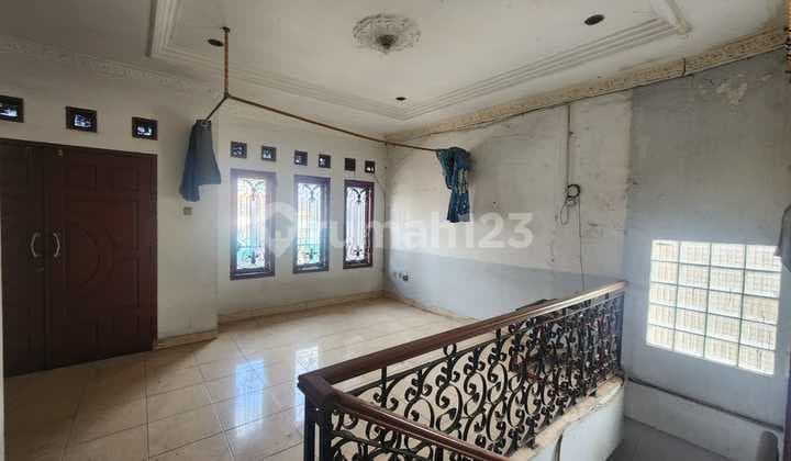 Strategic Shop House in Cigondewah - Center for Fabric Stores