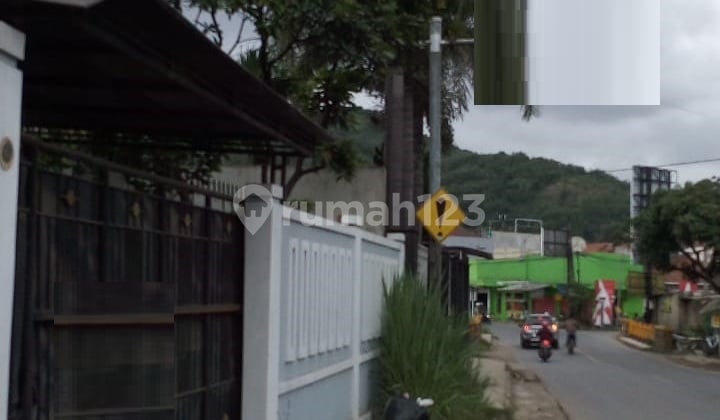 Shop House Suitable for Residence in Batujajar