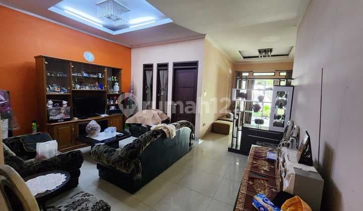 Strategic House in Taman Kopo Indah 2, Suitable for Business and Residence