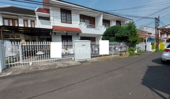 Rumah Cikutra Dekat Gedung Sate/Widyatama/Itenas
