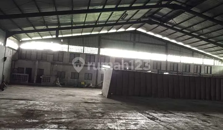 For Rent: Warehouse on Jln Mh Thamrin, Cikokol, Tangkot, 40 Feet Access, Flood-Free.