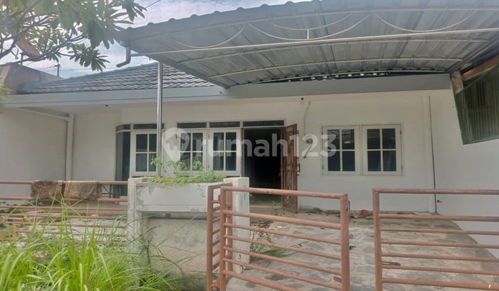 Ready-to-Occupy House in Puri Anjasmoro