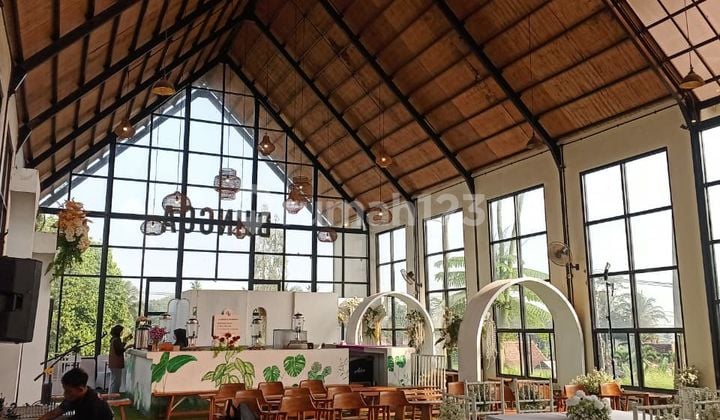 Ruang Usaha Cafe dan Resordi Salatiga