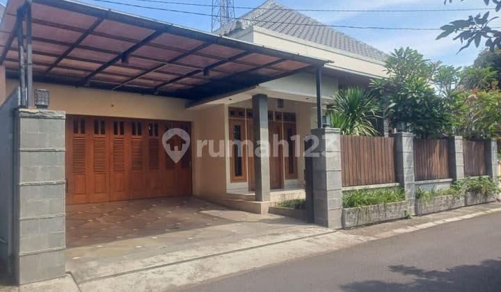 Nice & comfortable semi-furnished house with parquet wood flooring.