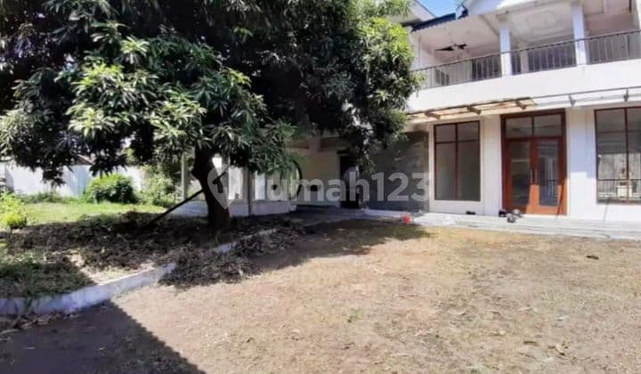 Rumah Asri Dipusat Kota Solo .. Cocok Utk Kuliner, Coffee Shop