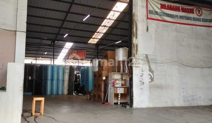 Warehouse for Rent in Cipondo Ready to Use