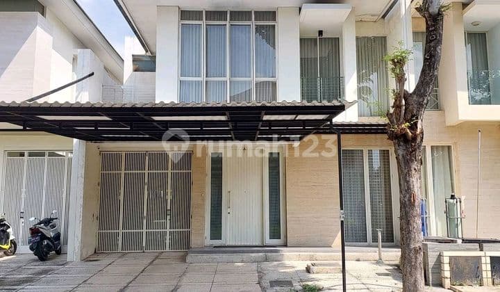 Rumah Minimalis Bagus Dekat Pakuwon Mall