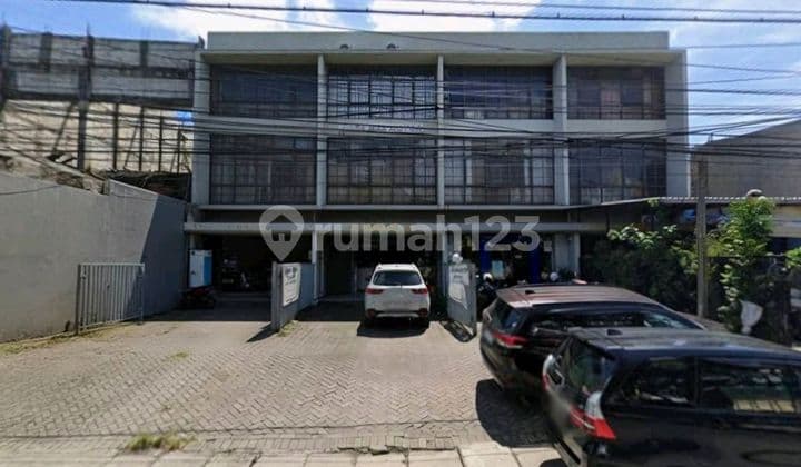 Ruko Raya Tandes, Lokasi Ramai