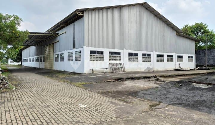 Gudang Ijin Industri Siap Pakai, Dekat Akses Tol