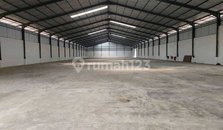 Gudang Ijin Industri, Dekat Akses Tol