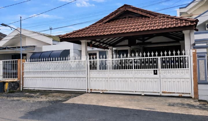 Rumah Dijual Raya Darmo Harapan Dekat dengan Supermarket Hokky