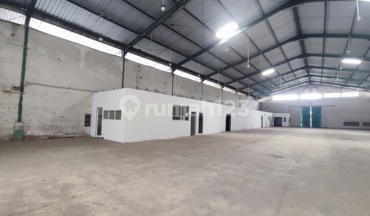 Gudang Besar Sewa di Raya Aloha Juanda Sidoarjo Siap Huni