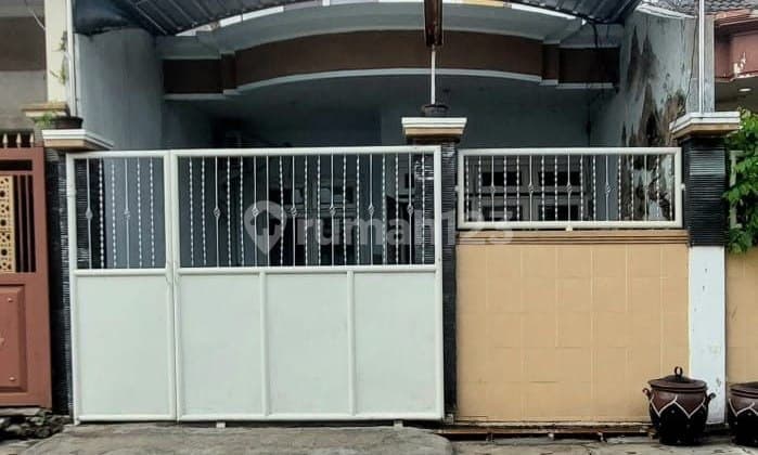 Rumah Semi Furnish Raya Semampir Surabaya