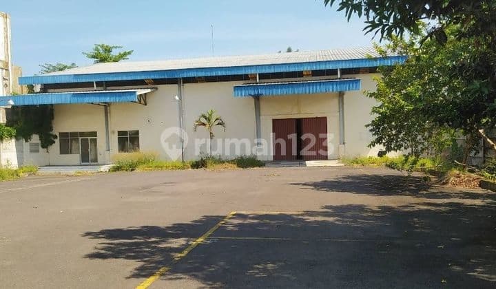 Warehouse for Sale in Sumbersari, Jember, Negotiable Price