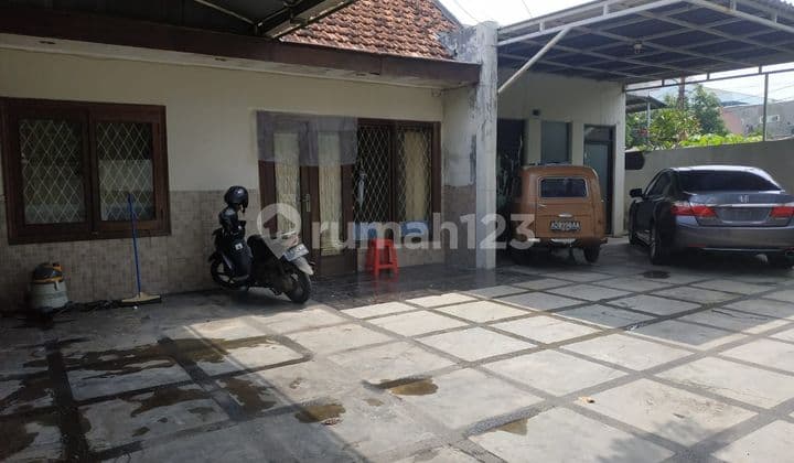 Rumah Tengah Kota Kinibalu Petemon Surabaya