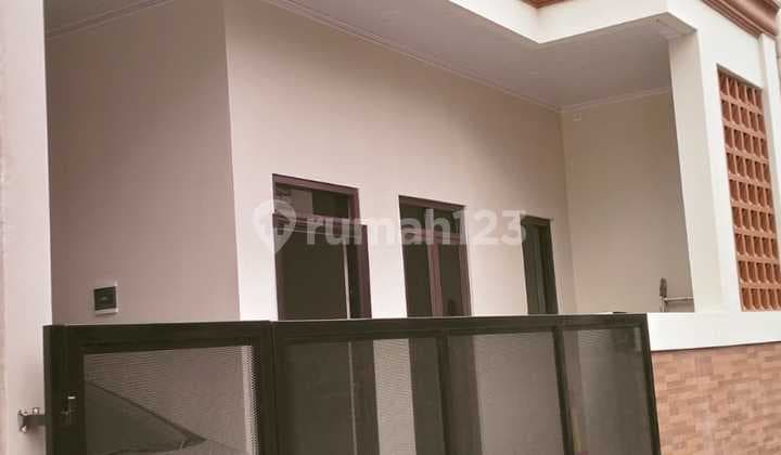 Rumah 2Lantai Minimalis Komplek Pondok Kelapa