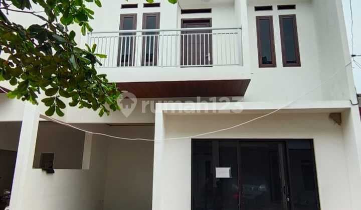 Rumah Minimalis Lokasi Bagus Cluster di Condet