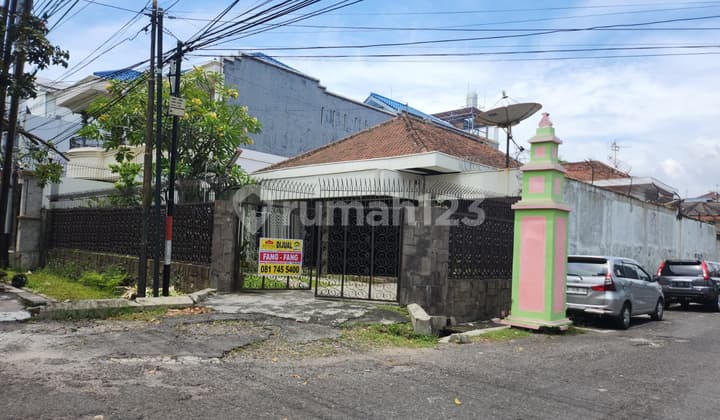 Dijual Rumah Lokasi Strategis Jl. Mayjend Sutoyo Kampung Kali Semarang