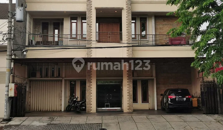 Disewakan Rumah Mewah Jl. Mayjen Sutoyo Kampung Kali Semarang Disewakan Rumah Mewah Jl. Mayjen Sutoyo Kampung Kali Semarang