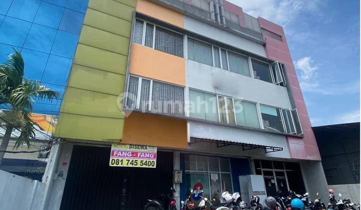 For Rent Well-Maintained 3-Storey Shop House at Jl. Brigjen Sudiarto Jl. Majapahit Semarang.