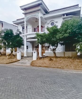 Dijual Rumah Mewah Lokasi Dekat Kampus Undip di Graha Estetika Semarang