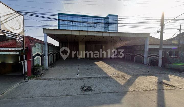 Disewakan Ruang Usaha 2 Lantai Lokasi Tengah Kota Di Jl. Diponegoro Pati