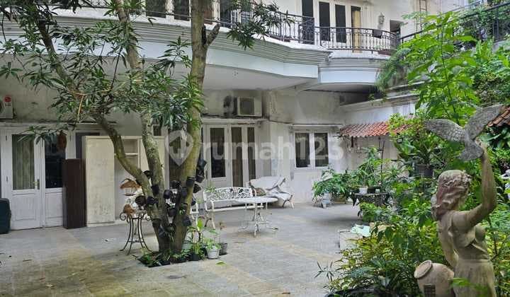 Dijual Rumah Mewah Lokasi Asri di Jl. Bukit Baladewa Bukit Sari Semarang