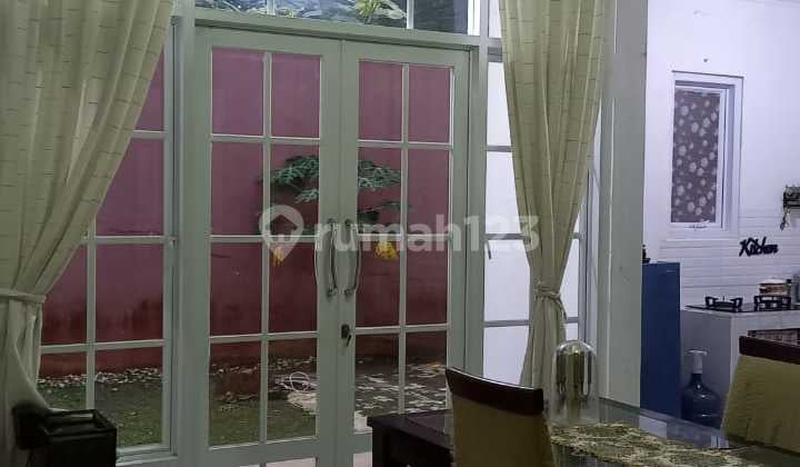 Murah, Sudah Renovasi 2 Lantai SHM