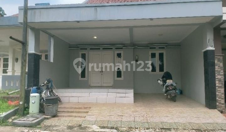 Rumah Bagus 2 Lantai SHM