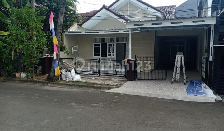 Ready-to-Occupy House in Comfortable Location Citra Garden 2, 004 Joh