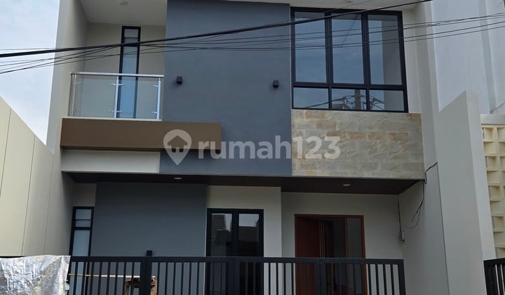 Dijual Rumah Baru di Taman Meruya Jakarta Barat
