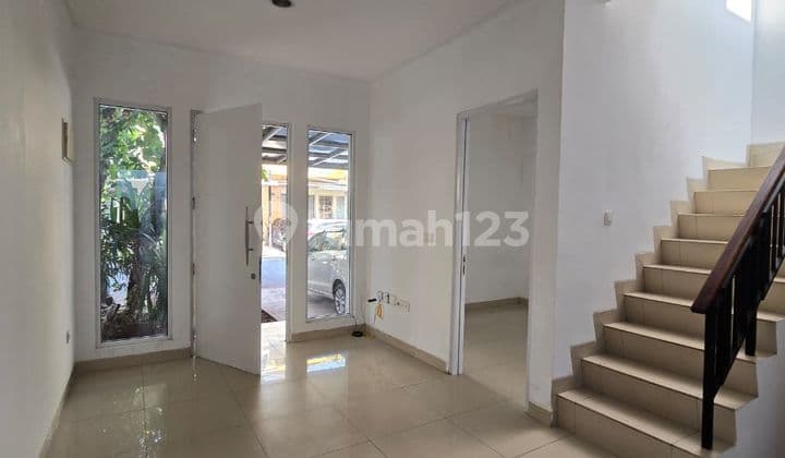 Disewakan Rumah Rapih Dan Siap Huni Green Lake City Jakarta Barat