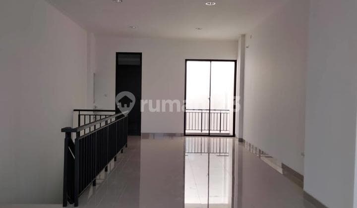 For Rent: Korean Town Green Lake City Shophouse